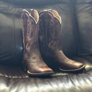 Brown leather Ariat Boots